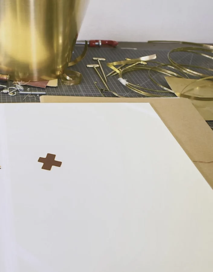 Laura Vicini comments on the ‘X’ as an emblematic element of her artistic trajectory and how it materialized in two commissioned works of the Múltiplos Inhotim project,