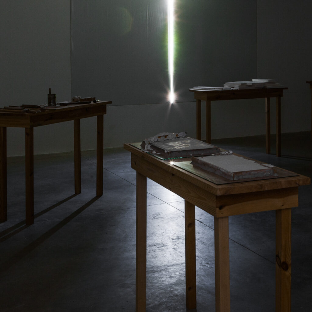 La Intimidad de la Luz en St. Ives, Victor Grippo, Inhotim