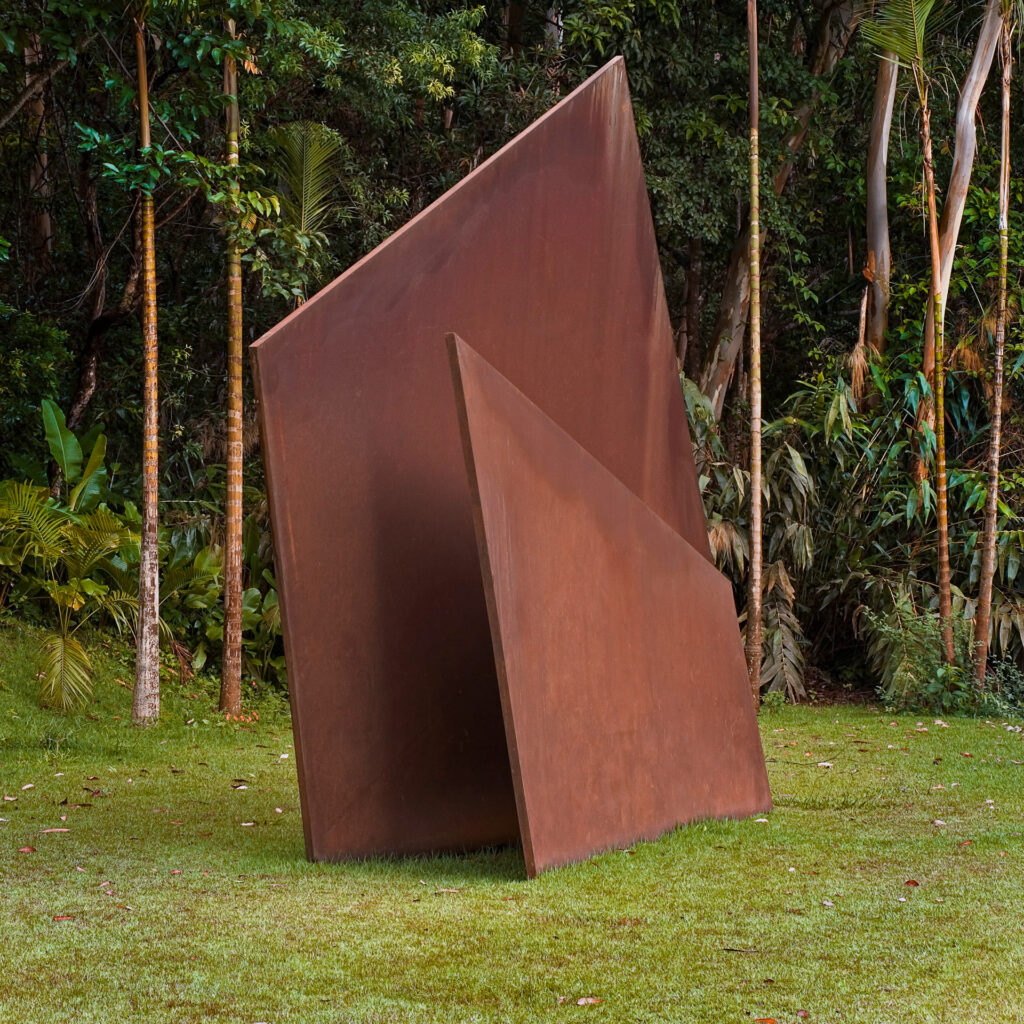 Obra Sem título, 2001, de Amilcar de Castro. Acervo de arte contemporânea do Inhotim