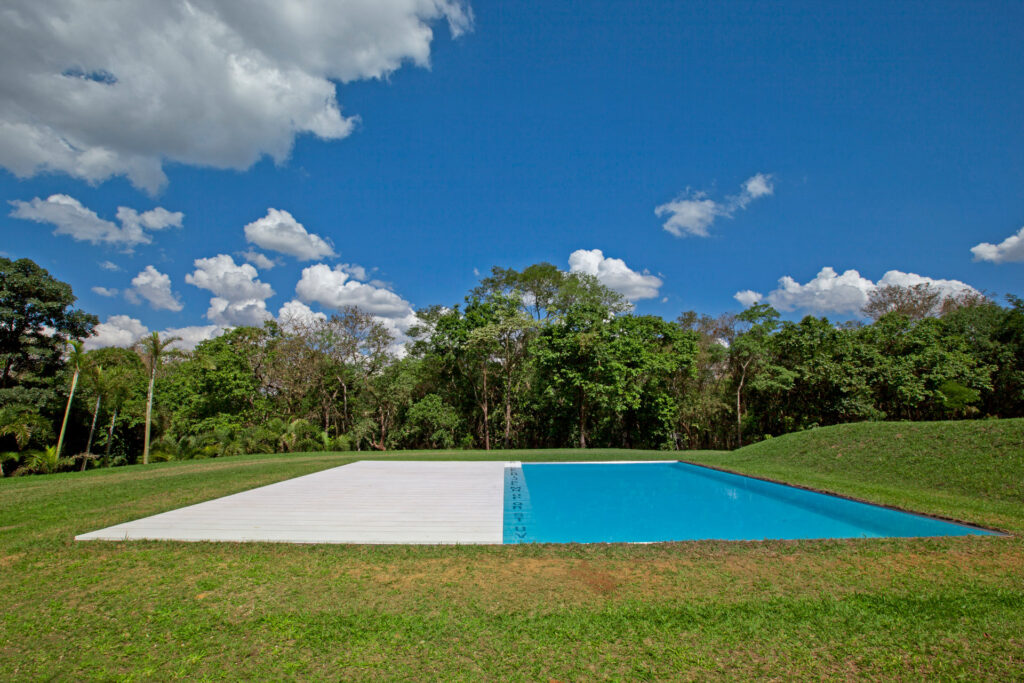 Obra Piscina, 2009, de Jorge Macchi. Acervo de arte contemporânea Inhotim
