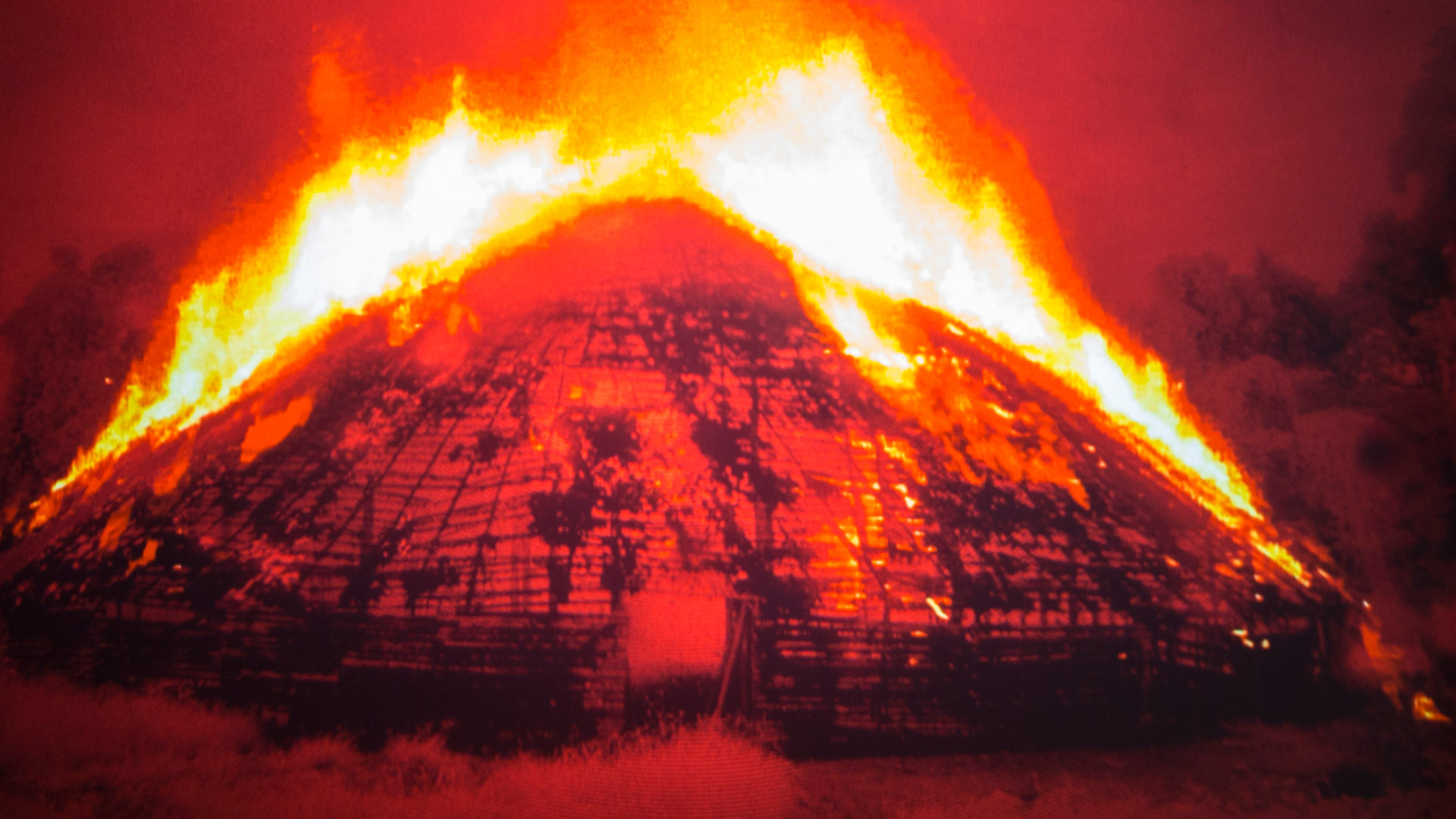 Obra Yano-a, 2005, de Claudia Andujar, Gisela Motta e Leandro Lima. Acervo de arte contemporânea Inhotim