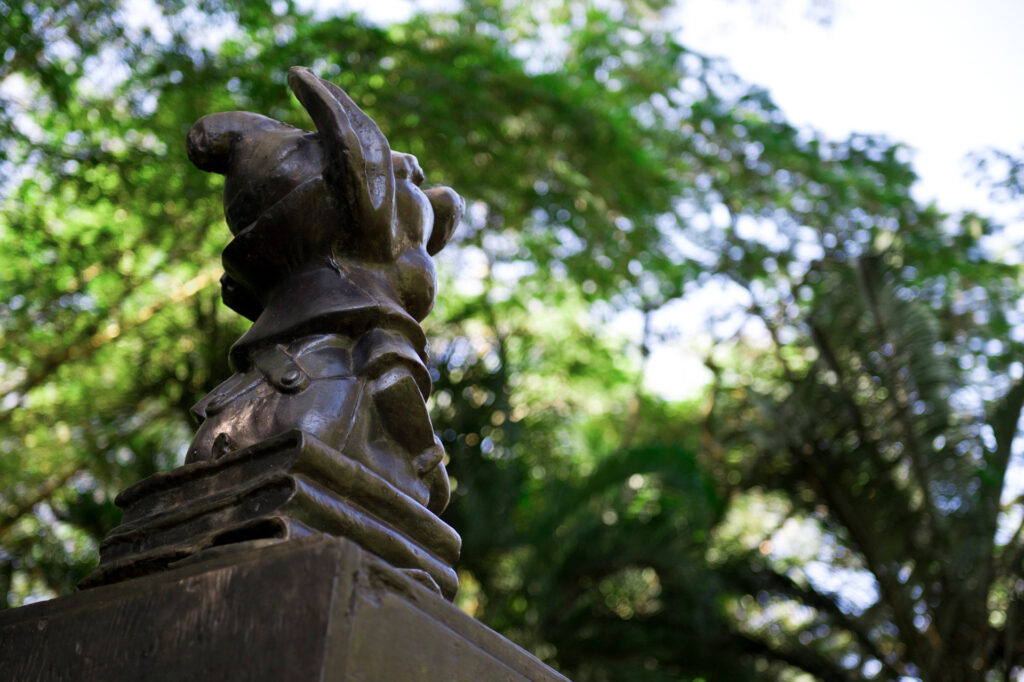 Pinocchio Block Head, 2001 de Paul McCarthy. Acervo de arte contemporânea Inhotim