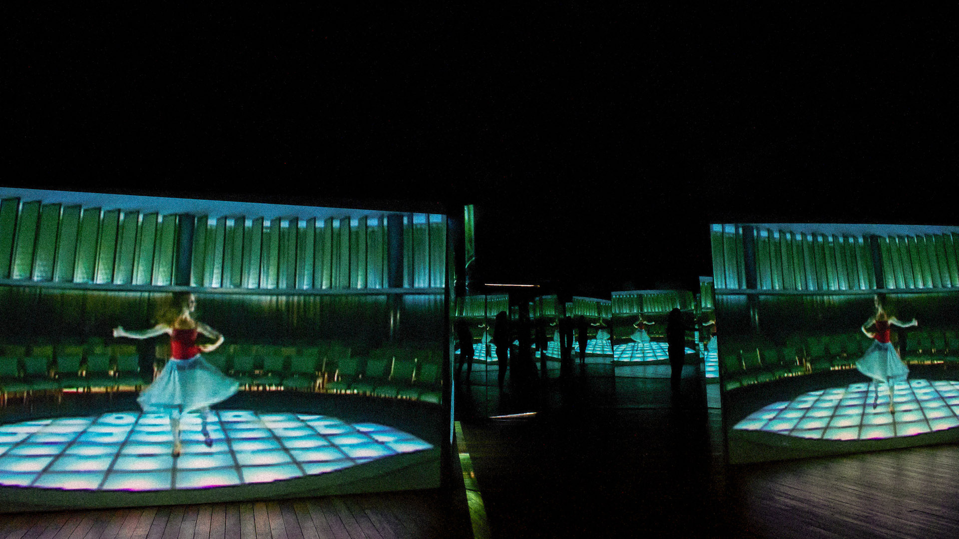 Obra Folly, 2005, de Valeska Soares. Acervo de arte contemporânea Inhotim