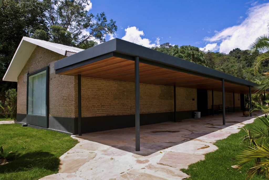 Galeria Marcenaria. Acervo de arte contemporânea Inhotim
