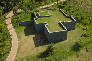 Galeria Cosmococa, Arquitetos Associados, 2010, [vista aérea].Foto: Marcelo Coelho