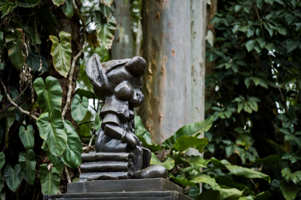 Pinocchio Block Head, 2001 de Paul McCarthy. Acervo de arte contemporânea Inhotim