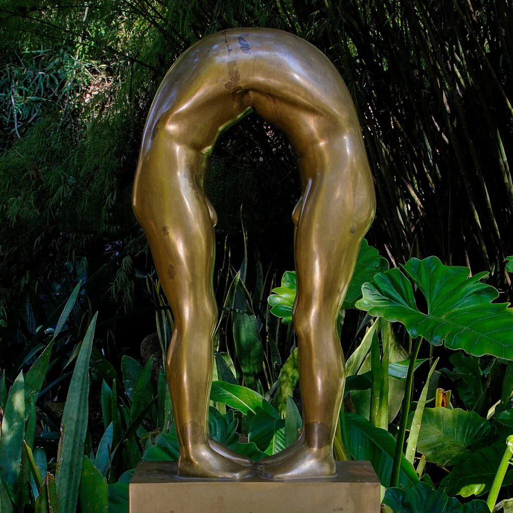 Edgard de Souza, Sem título, 2001, bronze, 42x83x36. Foto Daniel Mansur