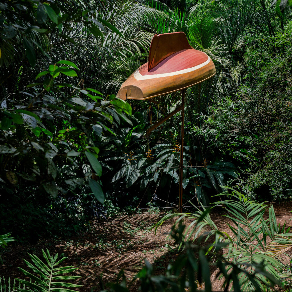 Simon Starling, The Mahogany Pavilion (Mobile Architecture nº 1), 2004. Acervo de arte contemporânea Inhotim