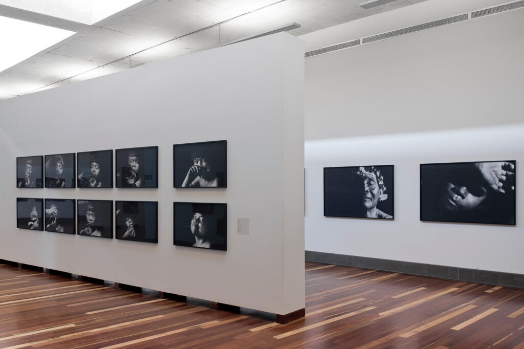 Obra O homem, Claudia Andujar. Acervo de arte contemporânea Inhotim