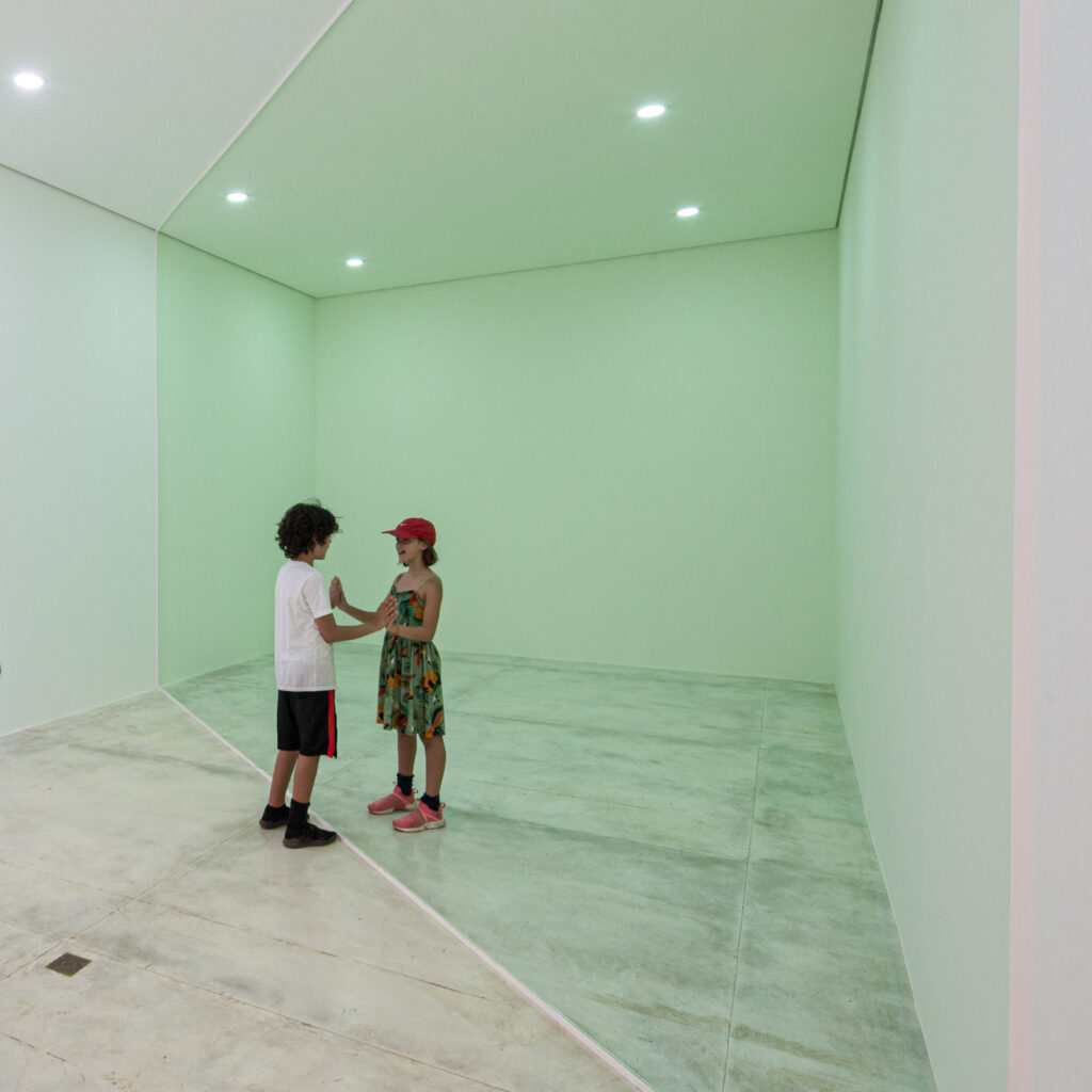 Obra Seção diagonal, 2008, de Marcius Galan. Acervo de arte contemporânea Inhotim