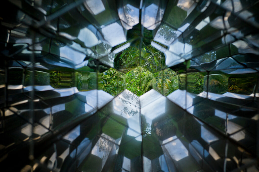 Olafur Eliasson, Viewing Machine, 2001, Inhotim