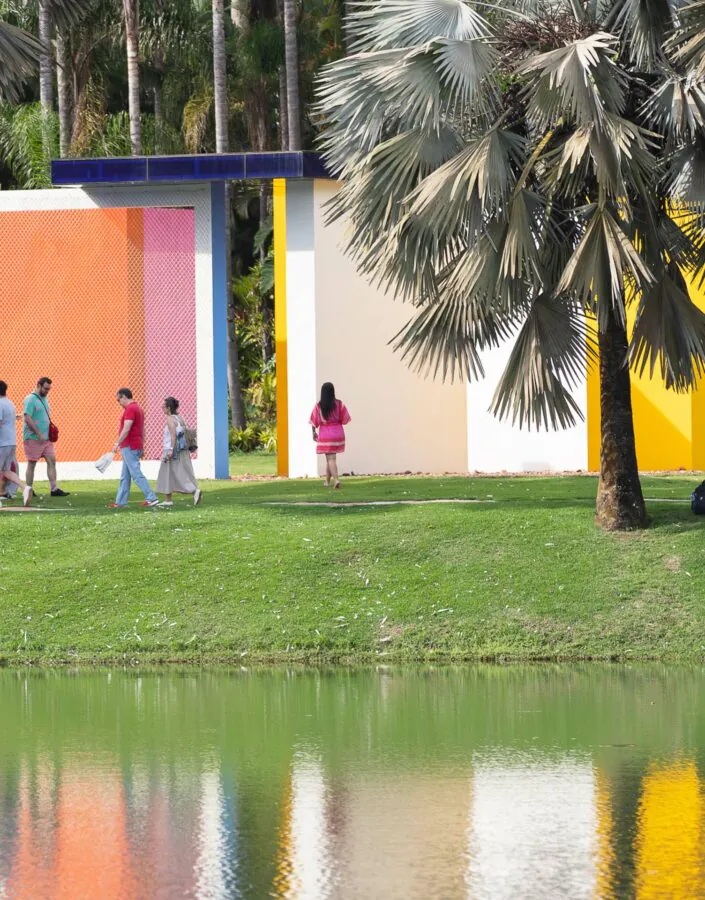 O verão começa a dar os primeiros sinais e a gente te convida para aproveitar a estação no Inhotim. Foto: Raphael Calixto. 