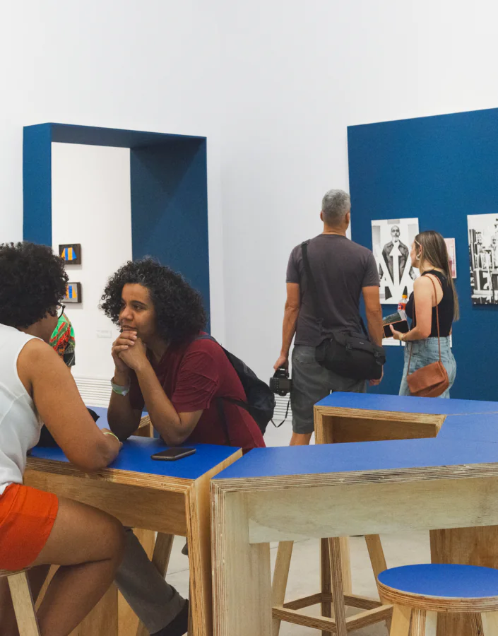 Oficinas, laboratórios de mediações e rodas de conversa em diálogo com a exposição na Galeria Lago. Foto: Daniela Paoliello