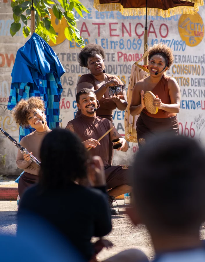 In December, children and adolescents from Brumadinho will get to know Inhotim's botanical and artistic collection through educational workshops. Photo: Brendon Campos