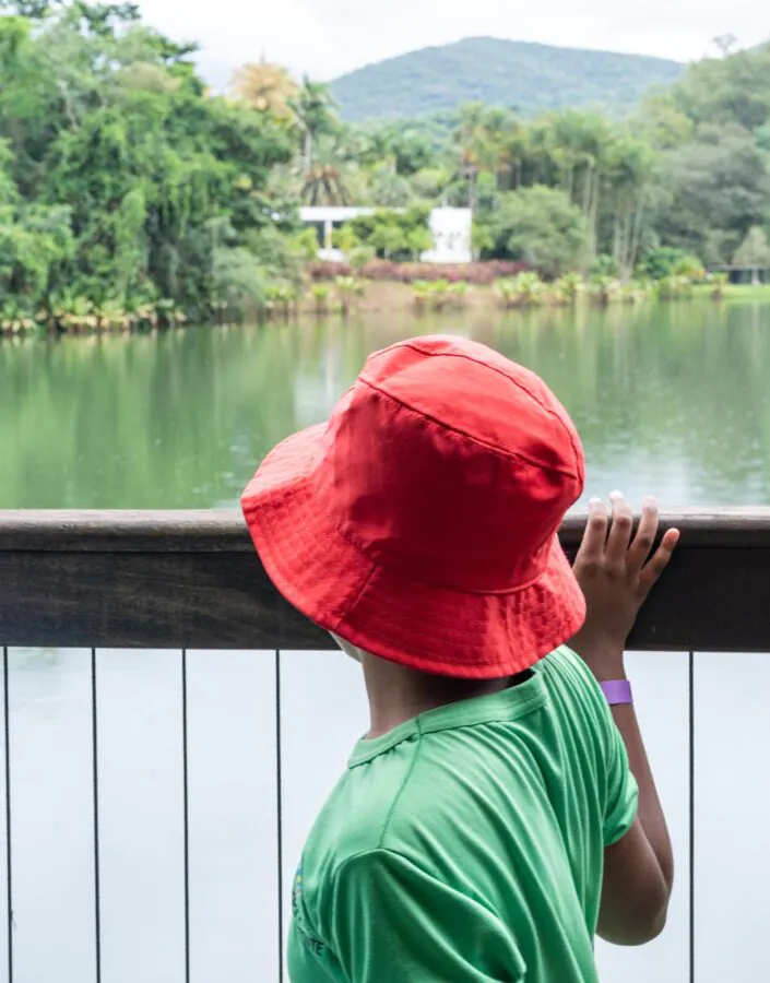 Program takes Brumadinho residents to visit Inhotim for a day of leisure and experiences. Photo: Guiga Guimarães