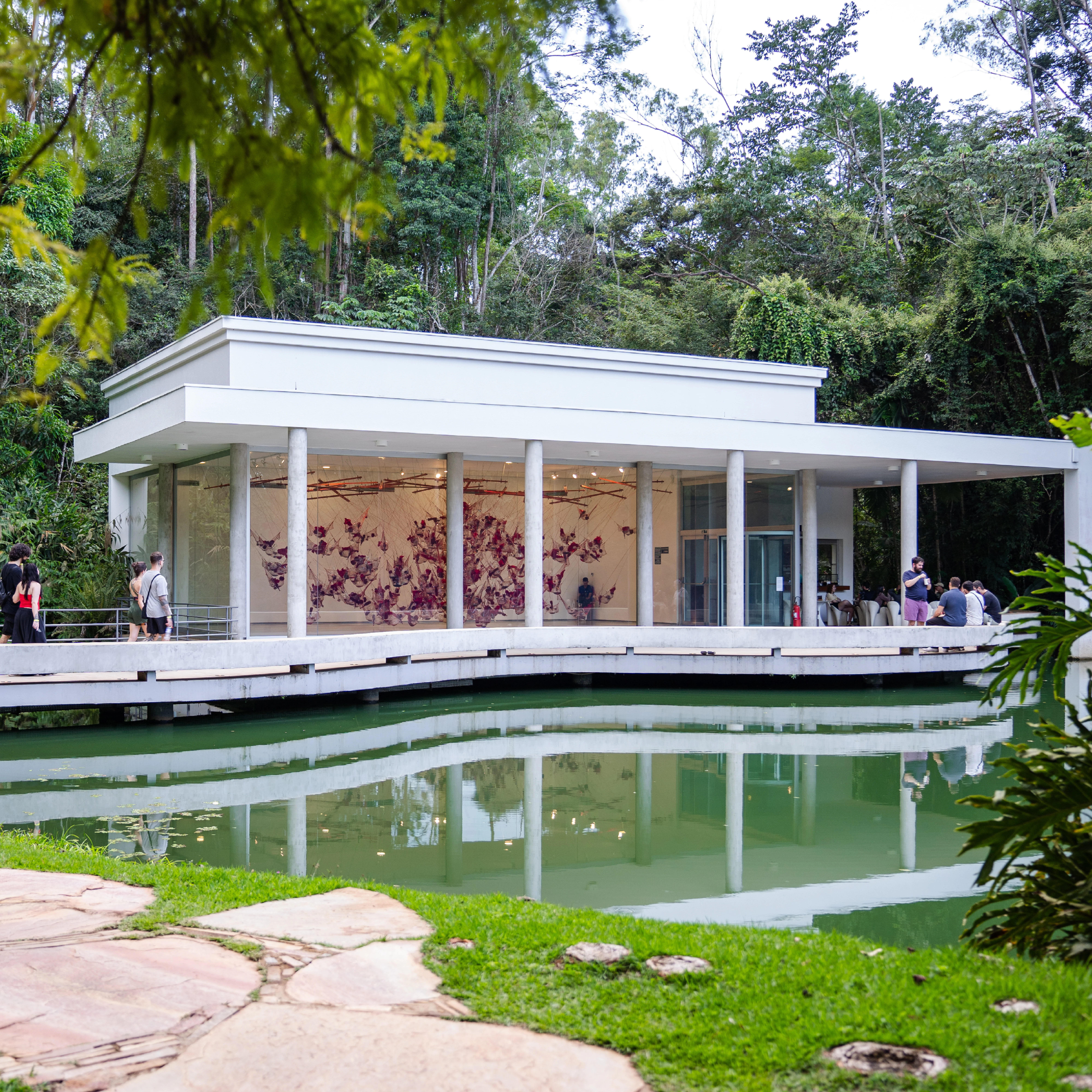 Participe da Visita Temática do Inhotim: gratuita para visitantes e destinada a pessoas de todas as idades. Foto:  Brendon Campos