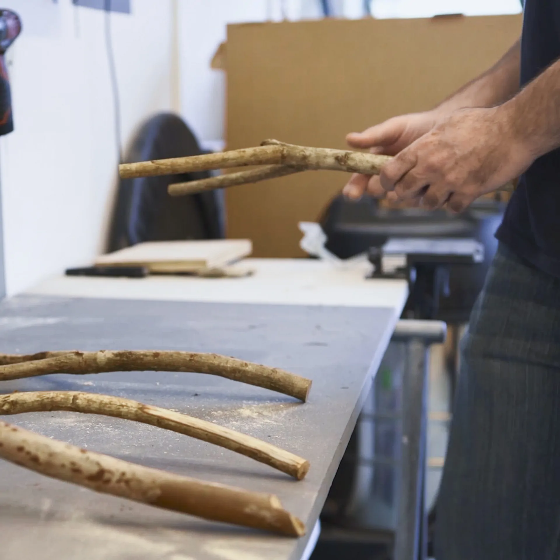 O processo de criação do trabalho do Marcius Galan para o Múltiplos Inhotim.