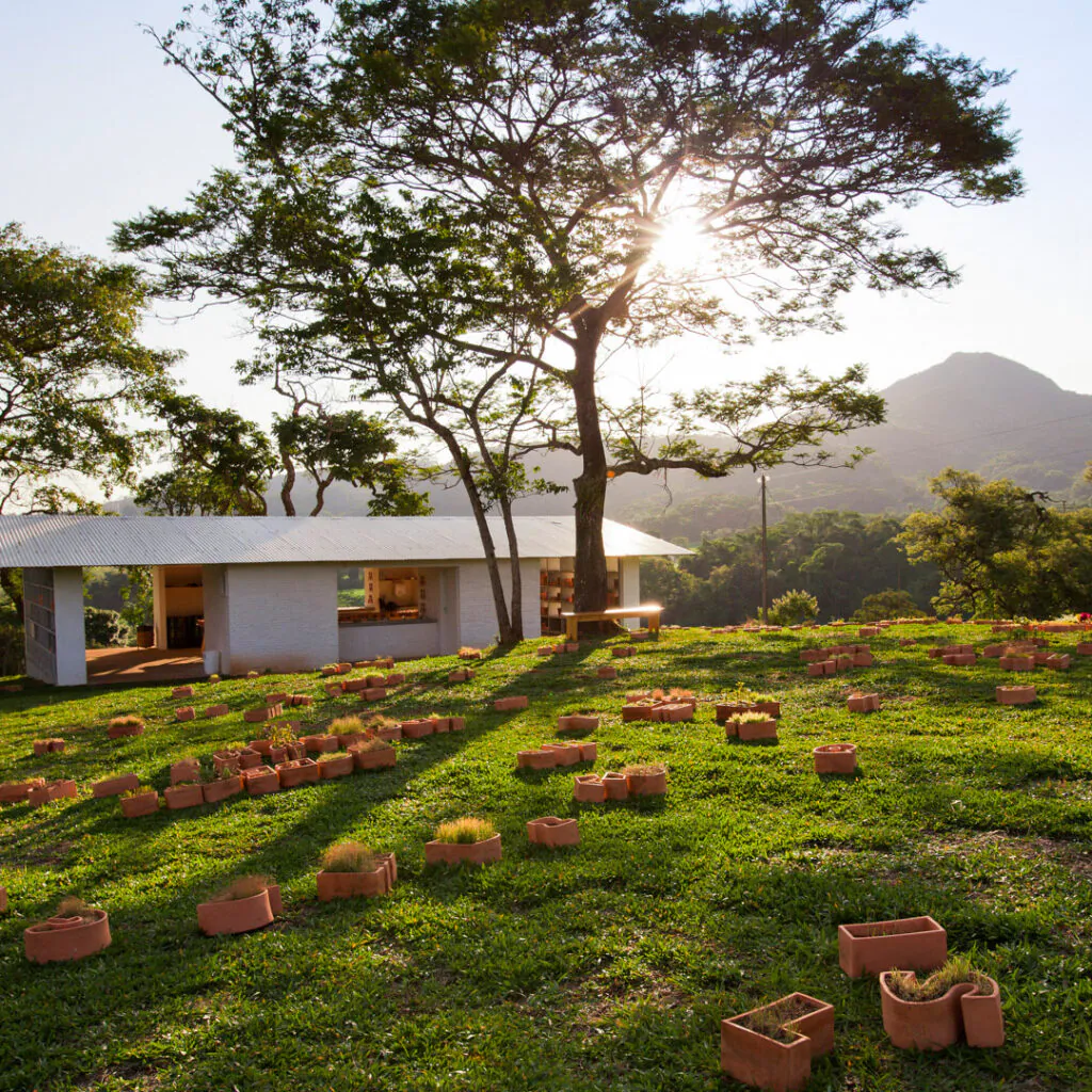 Galeria Marilá Dardot, Play Arquitetura, 2011. Foto: Pedro Motta.