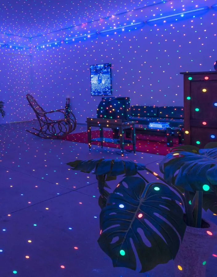 Obras icônicas e imersivas da artista estão presentes na Galeria Yayoi Kusama. Foto: Daniel Mansur