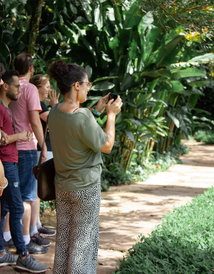 Atividade do educativo propõe exercício de reflexão e confecção de um paspatur. Foto: Brendon Campos