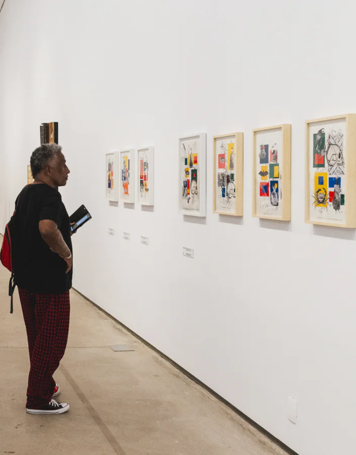 Galeria Lago, in Eixo Rosa do Inhotim, hosts "Making the modern, building the contemporary: Rubem Valentim". Photo: Daniela Paoliello