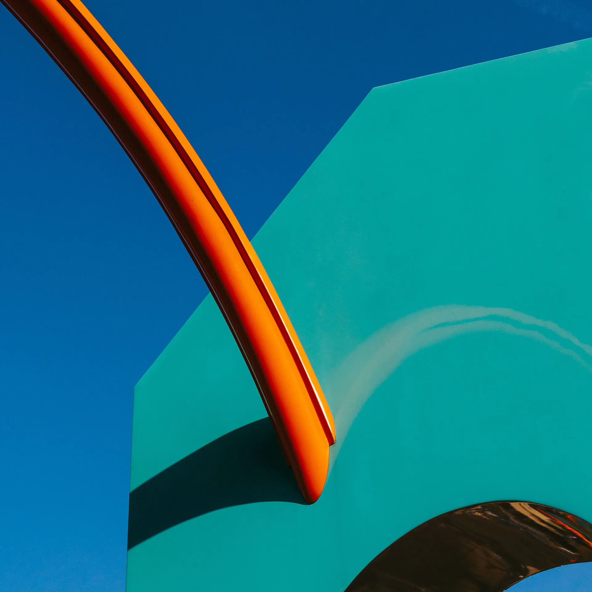 The works on view are part of Inhotim Institute’s collection and reflect on black art in different temporalities.