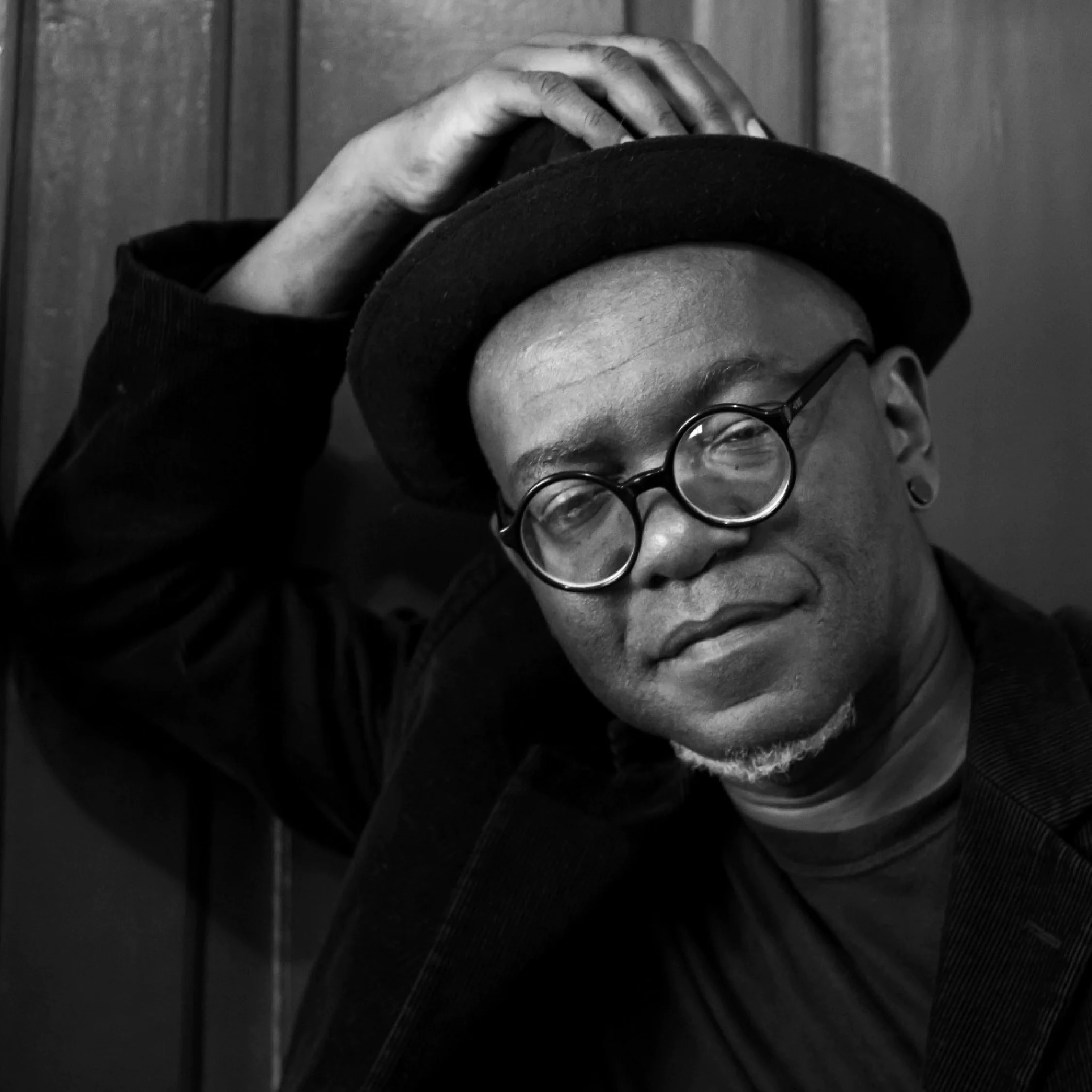  A estreia de “O que é...?” será em 24 de março, com a pergunta “O que é uma pedra?”. 