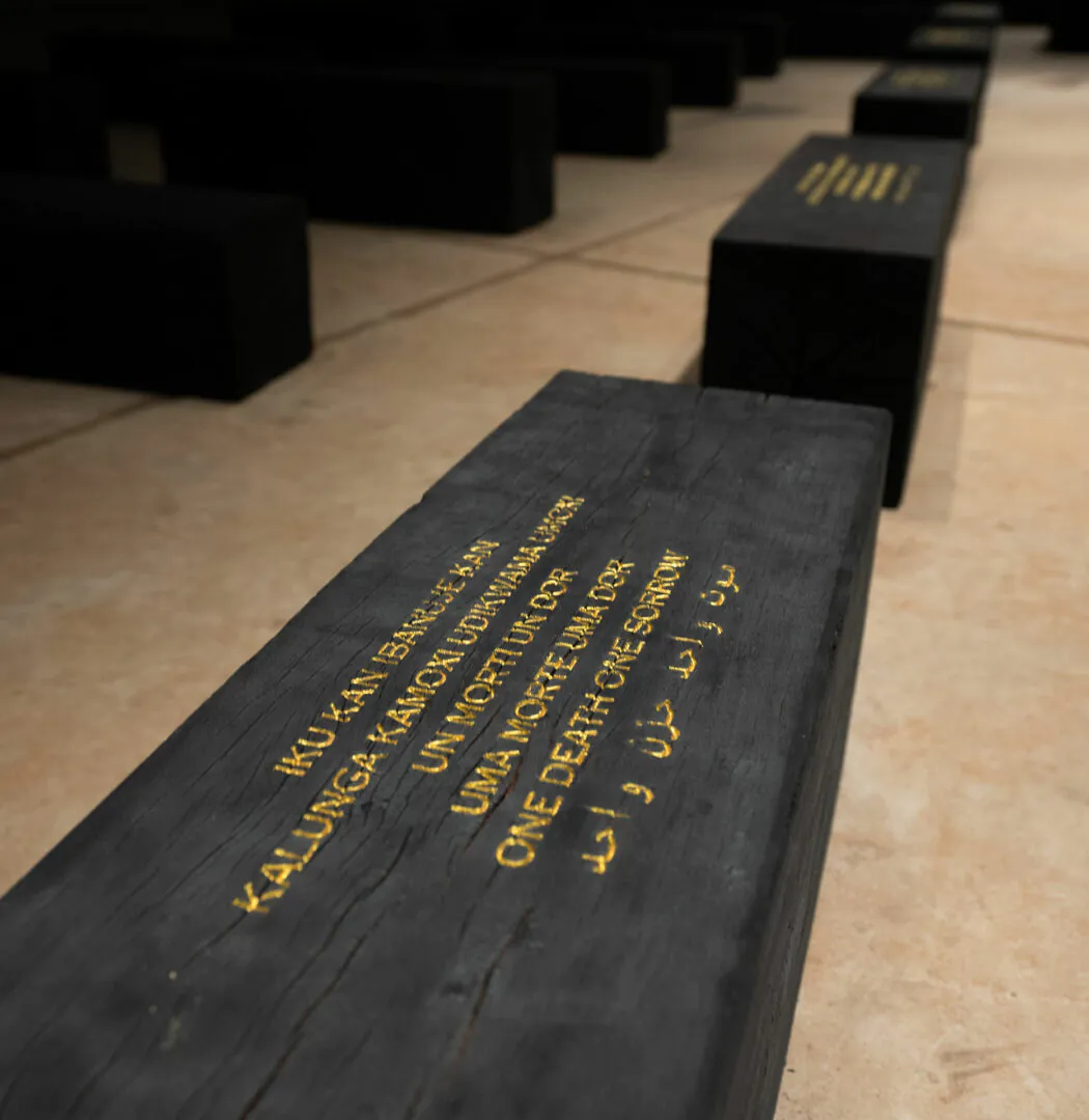 Obra inédita no Brasil está em exibição na Galeria Galpão. Foto: Ana Clara Martins