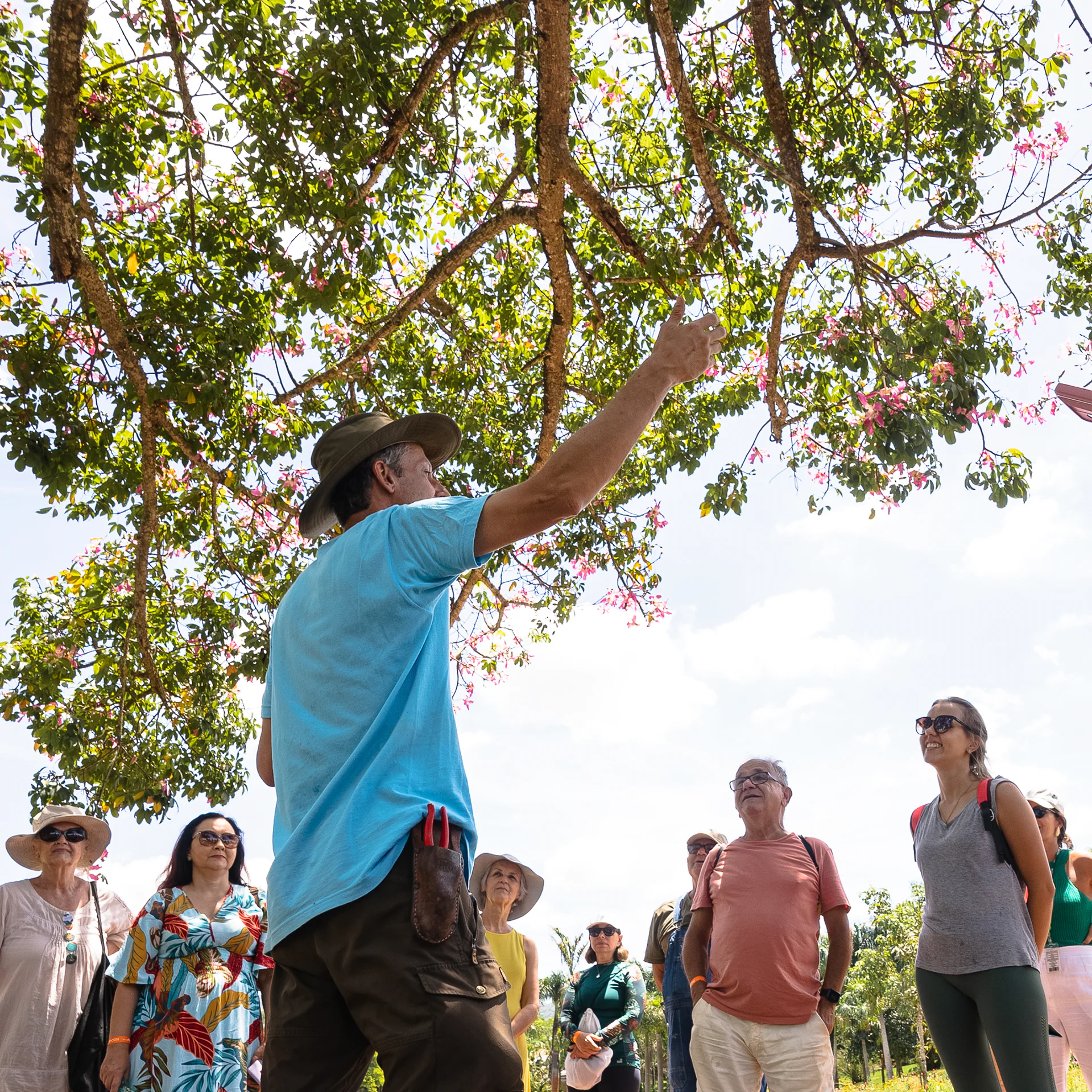 Join us in Inhotim’s themed visits. They are free for visitors and suitable for all ages. Photo: Brendon Campos