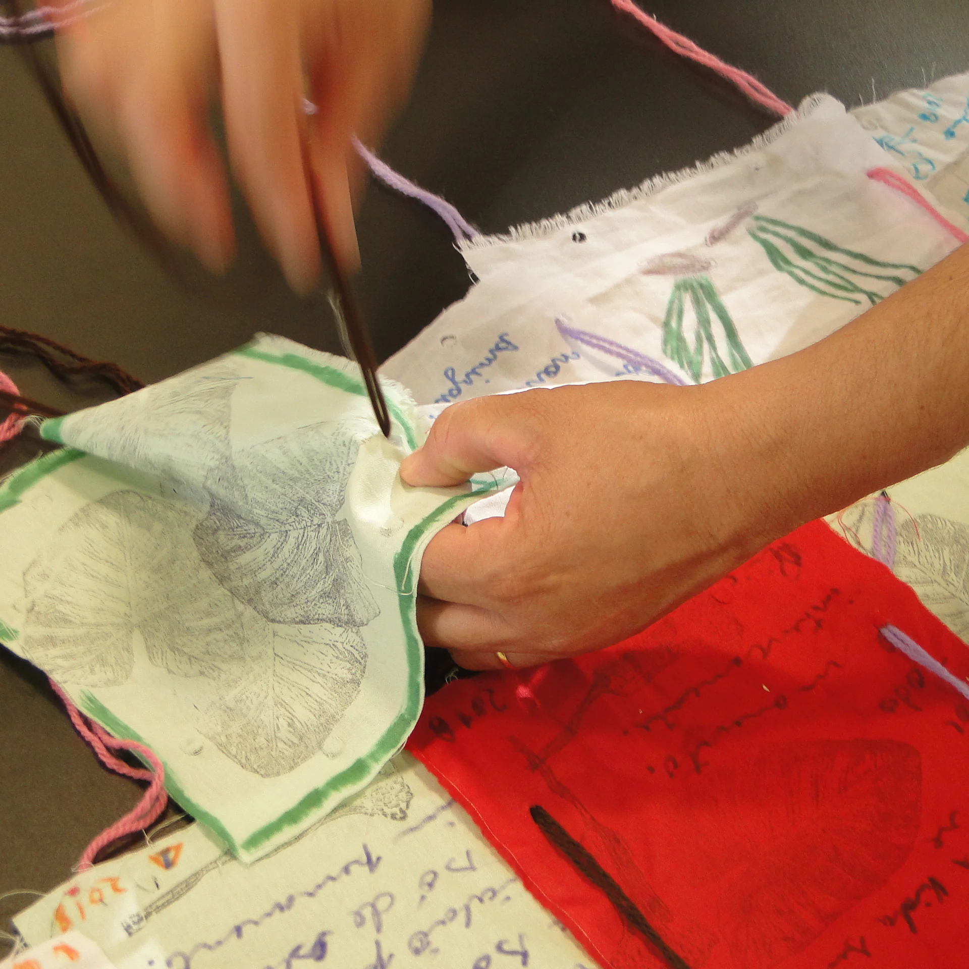 The Moving Workshop invites you to join activities in different parts of Inhotim, experiencing art and nature. Foto: Claudia Moreira