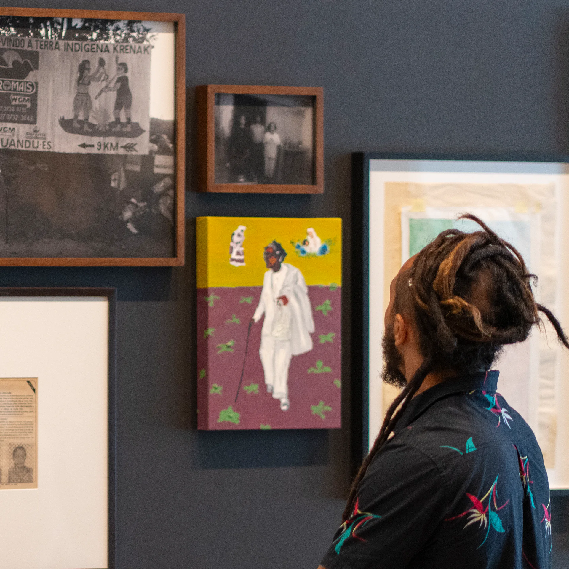 Artist Paulo Nazareth addresses ways of relating to the earth, among other themes, in “Esconjuro” (Conjuration; 2024).