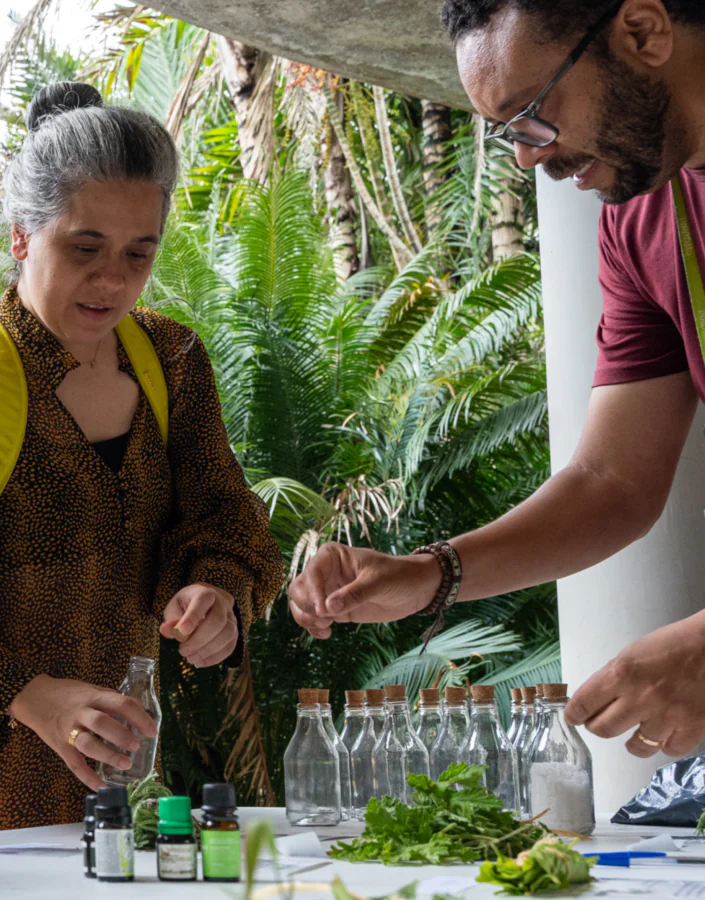 The Traveling Studio invites you to experience art and nature through activities in different parts of Inhotim. Photo: Ana Clara Martins