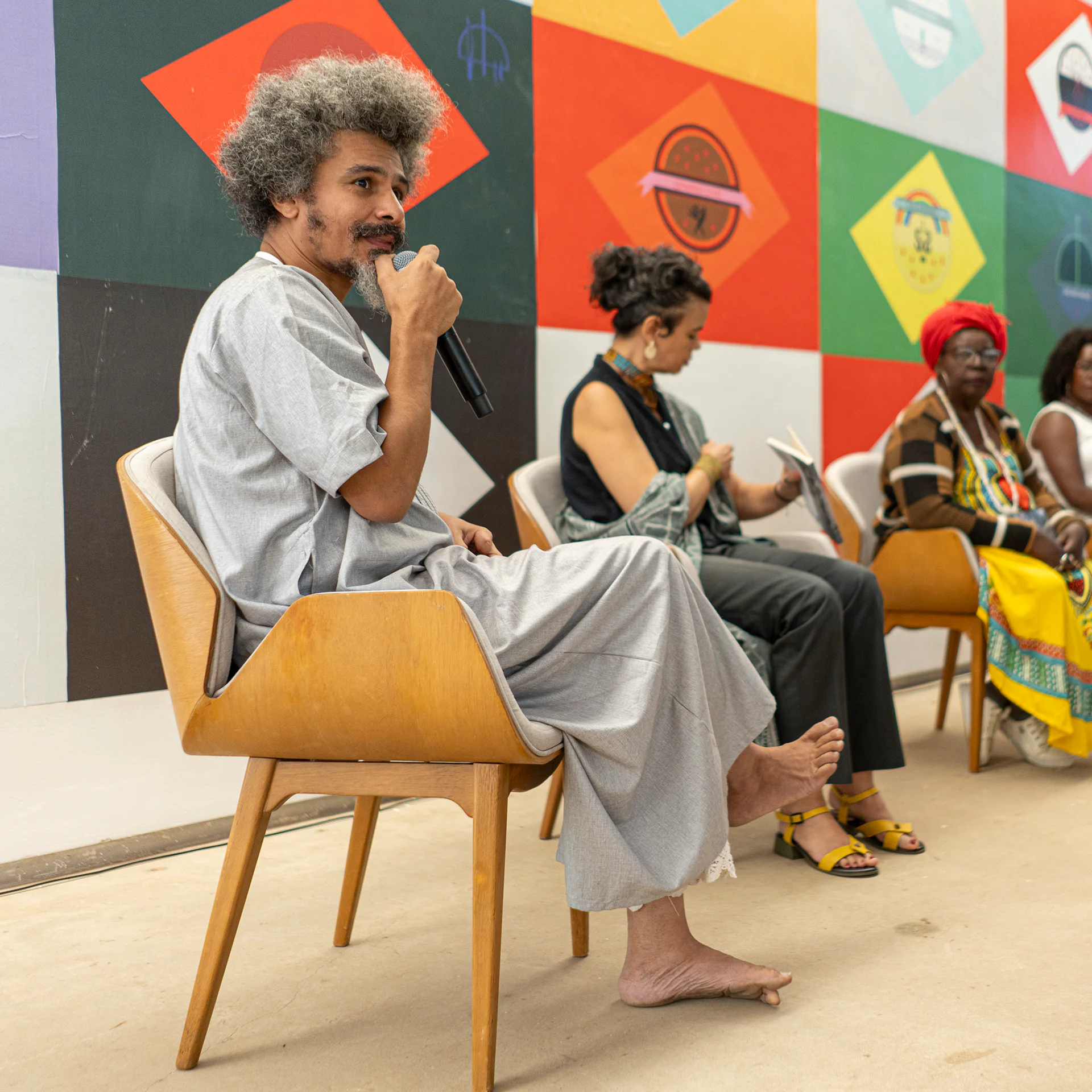 Novas obras de Paulo Nazareth ocupam a Galeria Praça e outros pontos do Inhotim. Foto: Ícaro Moreno