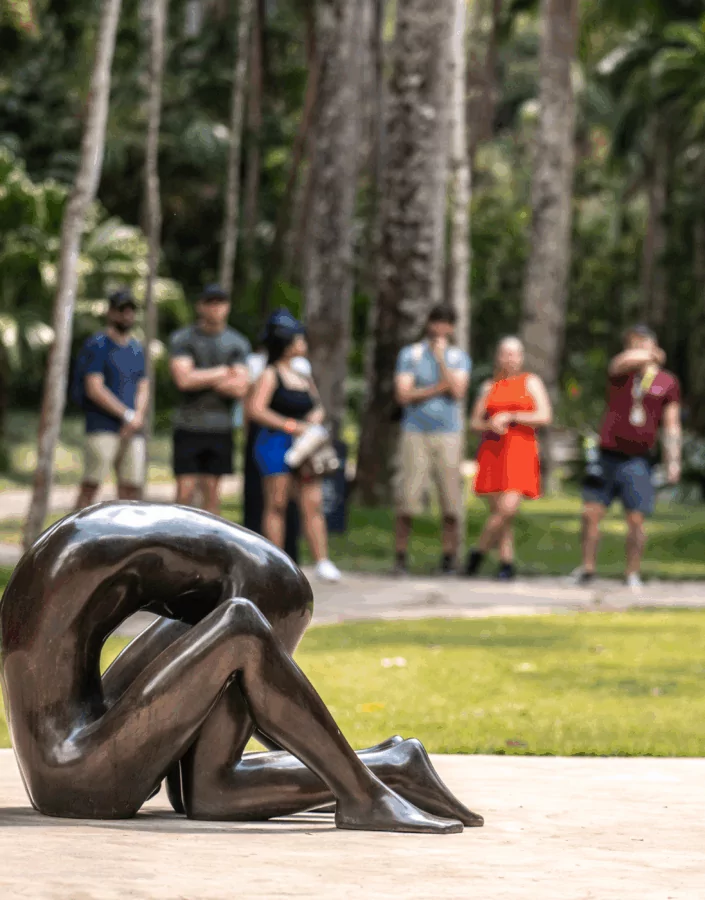 In October, Inhotim presents the first major solo exhibition of Edgar Calel in Brazil and much more. Get your tickets now! Photo: Daniela Paoliello