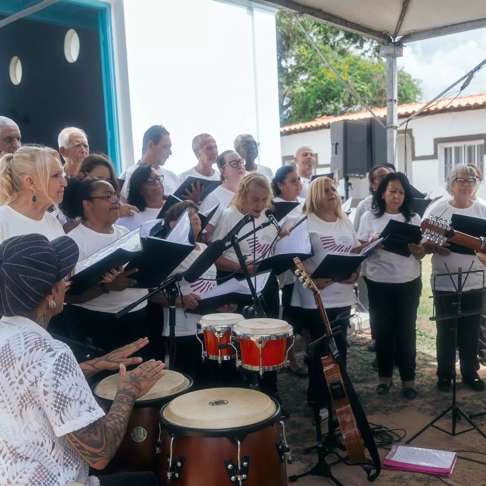 O Coro Adulto da Escola de Música Inhotim se apresenta no Domingo Gratuito Shell. Foto Yuji Kodato