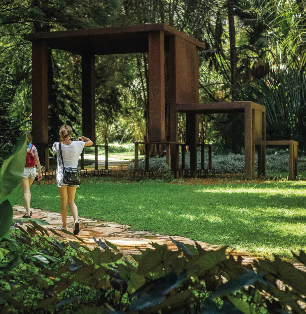 Em abril, inaugurações de Dalton Paula, Lais Myrrha e davi de jesus do nascimento, além de mais atividades. Foto João Marcos Rosa
