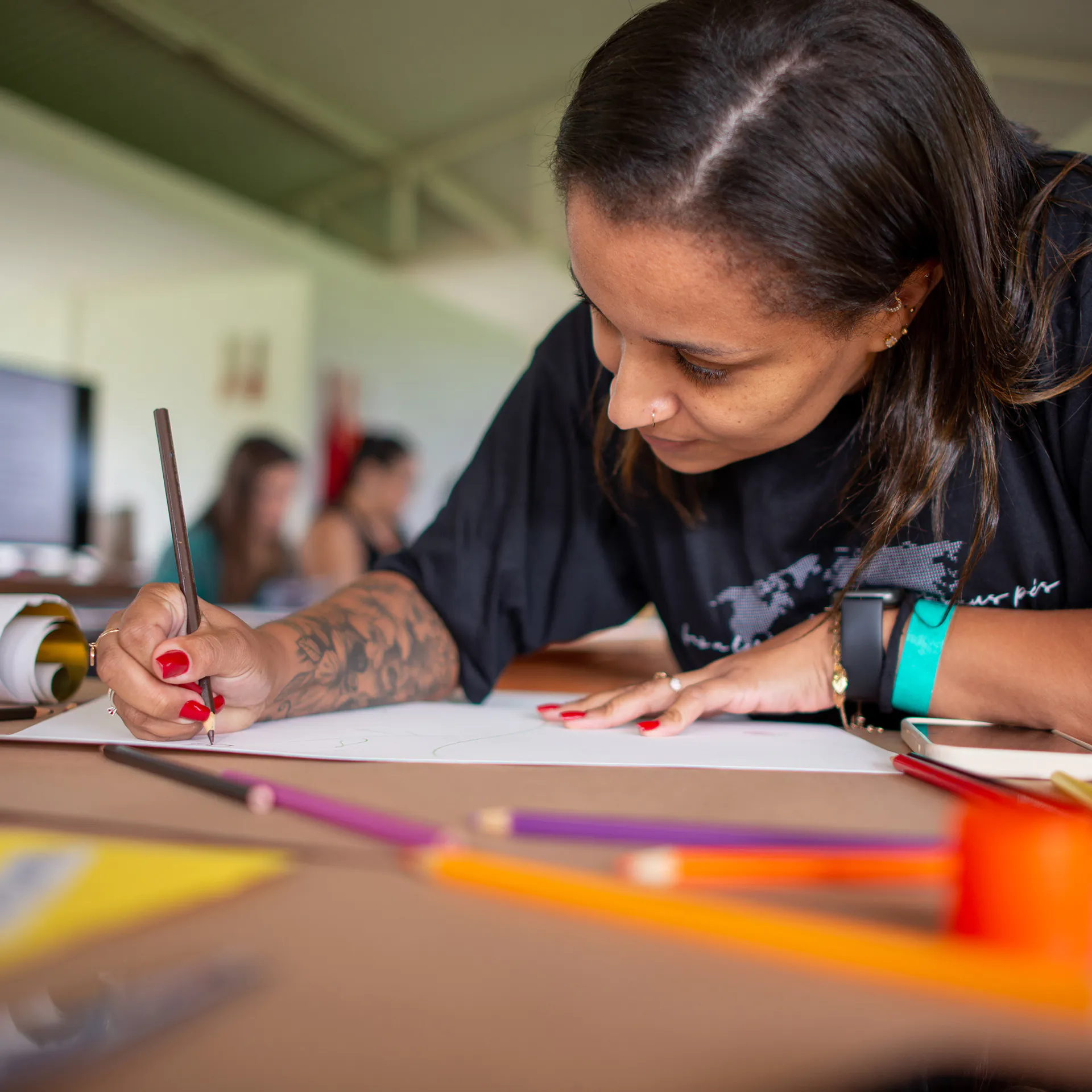 O LAB Mães 2026 oferece formação e bolsa mensal de R$ 1 mil para as mães selecionadas. Foto: Giselle Dietze.