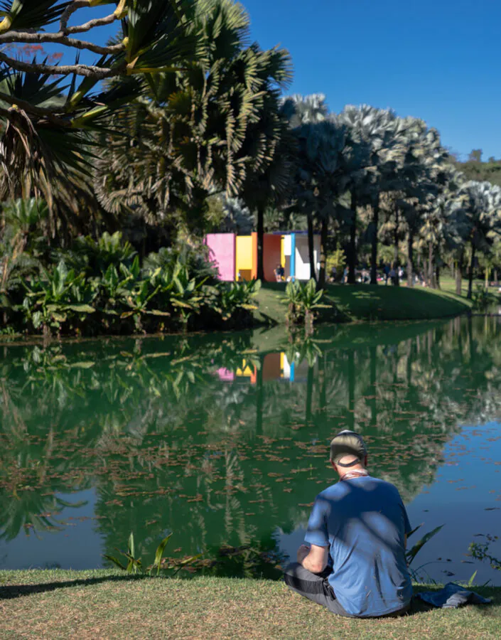 Em agosto, o Inhotim promove uma programação que aproxima pessoas, arte, natureza e conhecimento em diferentes espaços do museu. Foto: Marcela Christo.